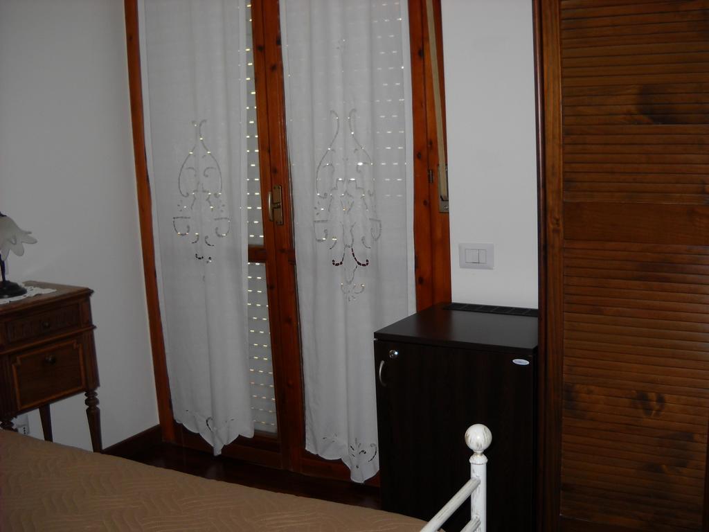 Hotel Domomea Quartu SantʼElena Habitación foto