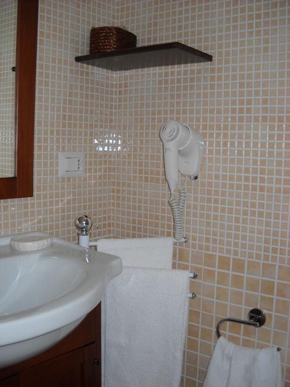 Hotel Domomea Quartu SantʼElena Habitación foto